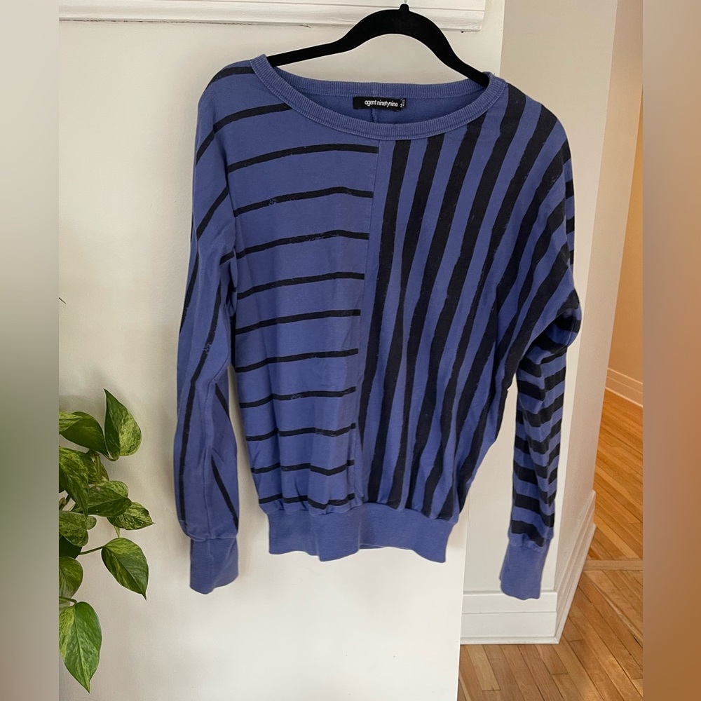 Retro style crew neck